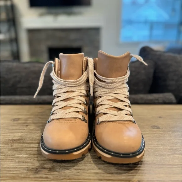 Sorel Tan Lace Up Boots - Picture 5 of 6